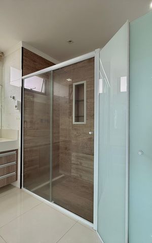 Apartamento à venda com 183m², 3 quartos e 3 vagas Apartamento à venda com 183m², 3 quartos e 3 vagasBanheiro Suíte 1