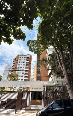 Apartamento à venda com 183m², 3 quartos e 3 vagas Apartamento à venda com 183m², 3 quartos e 3 vagasFachada