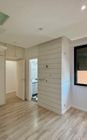 Apartamento à venda com 183m², 3 quartos e 3 vagas Apartamento à venda com 183m², 3 quartos e 3 vagasSuíte 2