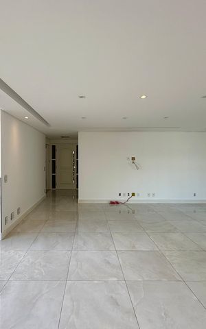 Apartamento à venda com 183m², 3 quartos e 3 vagas Apartamento à venda com 183m², 3 quartos e 3 vagasSala