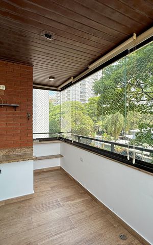 Apartamento à venda com 183m², 3 quartos e 3 vagas Apartamento à venda com 183m², 3 quartos e 3 vagasSacada