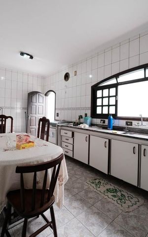 Casa para alugar com 250m², 4 quartos e 15 vagasCozinha