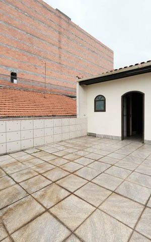 Casa para alugar com 250m², 4 quartos e 15 vagasVaranda