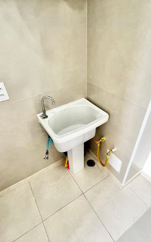 Apartamento para alugar com 35m², 2 quartos e sem vaga Apartamento para alugar com 35m², 2 quartos e sem vagaCozinha e Área de Serviço