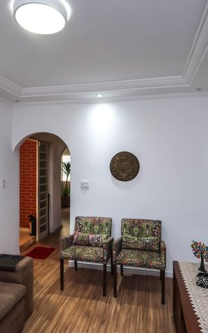 Casa à venda com 180m², 3 quartos e 2 vagas Casa à venda com 180m², 3 quartos e 2 vagasSala 1