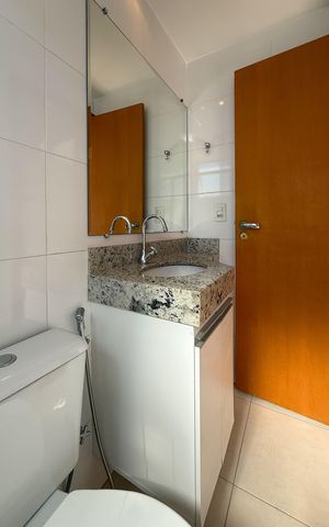 Apartamento à venda com 55m², 2 quartos e 2 vagas Apartamento à venda com 55m², 2 quartos e 2 vagasBanheiro da Suíte
