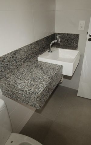 Apartamento à venda com 146m², 2 quartos e 2 vagasbanheiro 1