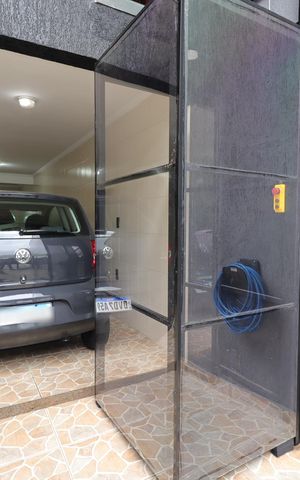 Casa à venda com 195m², 2 quartos e 5 vagasElevador