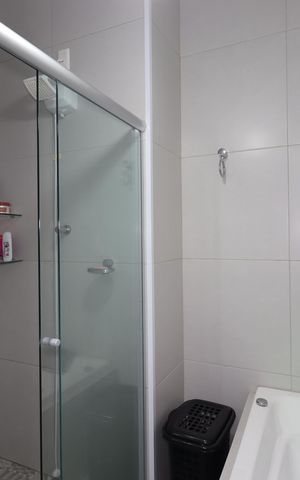 Casa à venda com 195m², 2 quartos e 5 vagasBanheiro da Suíte