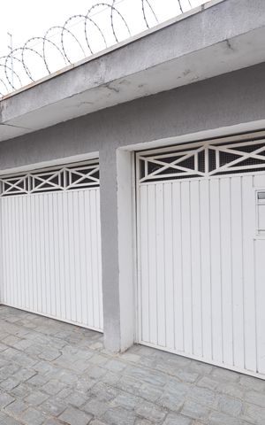 Casa à venda com 420m², 3 quartos e 3 vagasFachada
