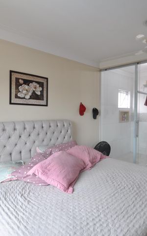 Casa à venda com 420m², 3 quartos e 3 vagasQuarto Suíte