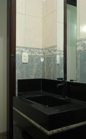 Casa à venda com 750m², 3 quartos e 8 vagasBanheiro 2