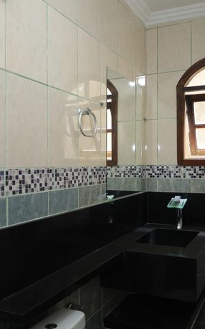 Casa à venda com 750m², 3 quartos e 8 vagasBanheiro Suíte
