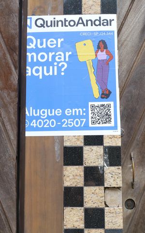 Casa à venda com 750m², 3 quartos e 8 vagasPlaca