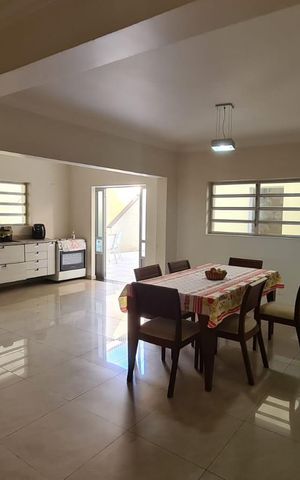 Casa para alugar com 400m², 5 quartos e 5 vagas Casa para alugar com 400m², 5 quartos e 5 vagasCozinha