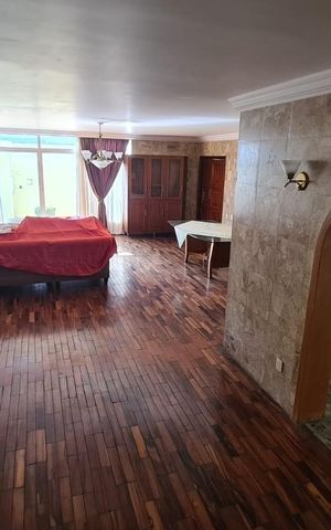 Casa para alugar com 400m², 5 quartos e 5 vagas Casa para alugar com 400m², 5 quartos e 5 vagasSala de estar