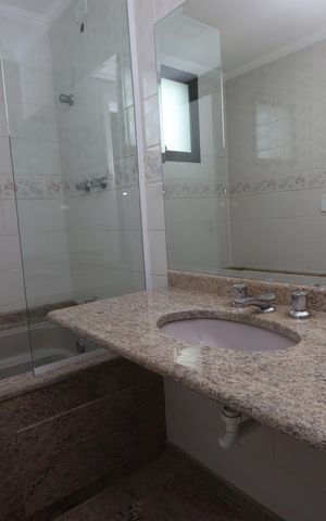 Apartamento para alugar com 440m², 5 quartos e 5 vagasBanheiro da Suíte 2