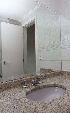 Apartamento para alugar com 440m², 5 quartos e 5 vagasBanheiro da Suíte 2