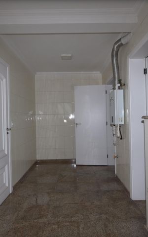 Apartamento para alugar com 440m², 5 quartos e 5 vagasLavanderia