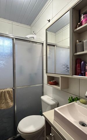 Casa à venda com 99m², 2 quartos e 3 vagas Casa à venda com 99m², 2 quartos e 3 vagasBanheiro