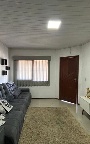 Casa à venda com 99m², 2 quartos e 3 vagas Casa à venda com 99m², 2 quartos e 3 vagasSala