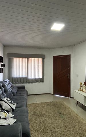 Casa à venda com 99m², 2 quartos e 3 vagas Casa à venda com 99m², 2 quartos e 3 vagasSala