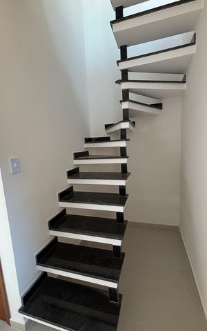 Apartamento à venda com 90m², 3 quartos e 1 vagaEscada