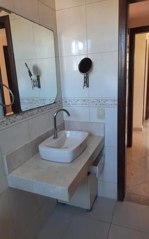 Casa à venda com 1400m², 4 quartos e 4 vagas Casa à venda com 1400m², 4 quartos e 4 vagasBanheiro