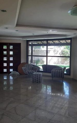 Casa à venda com 1400m², 4 quartos e 4 vagas Casa à venda com 1400m², 4 quartos e 4 vagasSala