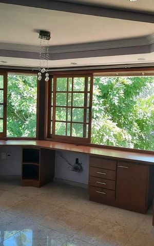 Casa à venda com 1400m², 4 quartos e 4 vagas Casa à venda com 1400m², 4 quartos e 4 vagasQuarto
