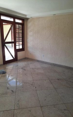 Casa à venda com 1400m², 4 quartos e 4 vagas Casa à venda com 1400m², 4 quartos e 4 vagasSala