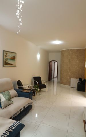 Casa à venda com 247m², 3 quartos e 2 vagasSala