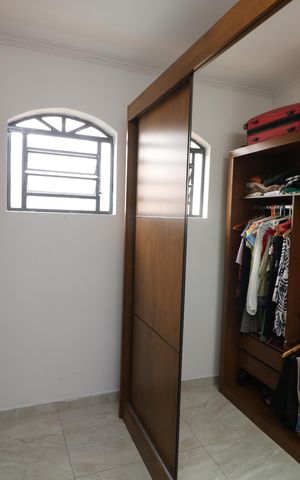 Casa à venda com 247m², 3 quartos e 2 vagasCloset