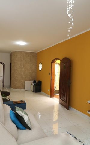 Casa à venda com 247m², 3 quartos e 2 vagasSala