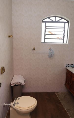 Casa à venda com 247m², 3 quartos e 2 vagasBanheiro da Suíte