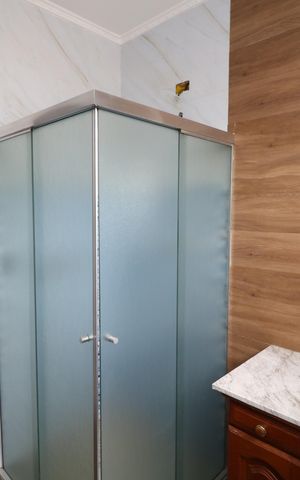 Casa à venda com 247m², 3 quartos e 2 vagasBanheiro