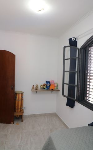 Casa à venda com 247m², 3 quartos e 2 vagasQuarto