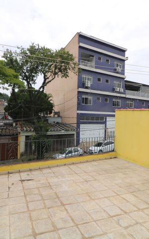 Casa à venda com 247m², 3 quartos e 2 vagasVaranda