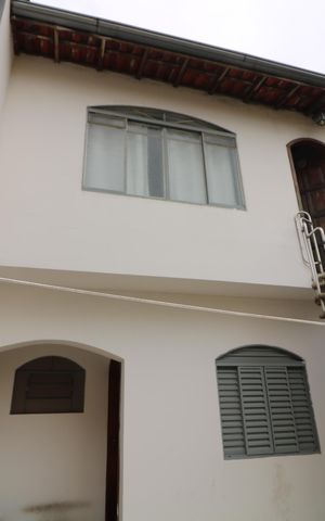 Casa à venda com 247m², 3 quartos e 2 vagasEdicula