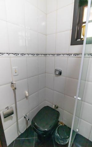 Casa à venda com 160m², 3 quartos e 6 vagas Casa à venda com 160m², 3 quartos e 6 vagasBanheiro Social 2