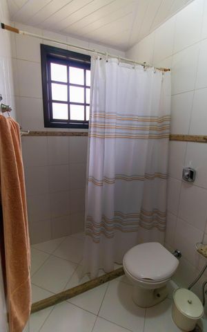 Casa à venda com 160m², 3 quartos e 6 vagas Casa à venda com 160m², 3 quartos e 6 vagasBanheiro Social 1