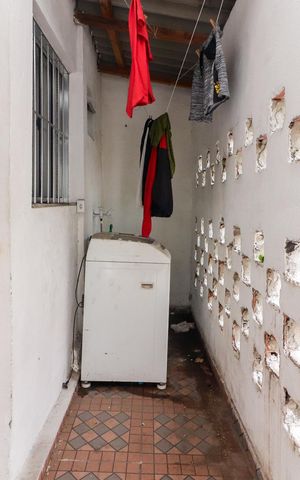 Casa de condomínio à venda com 287m², 8 quartos e 5 vagasKitnet