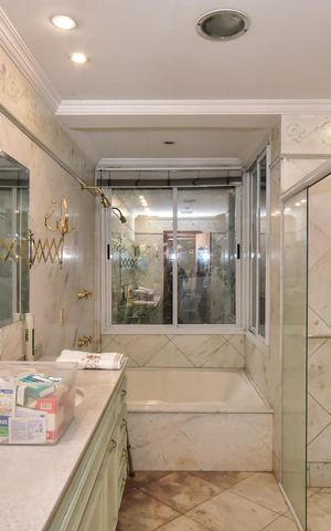 Apartamento para alugar com 296m², 3 quartos e 4 vagasBanheiro Suíte 