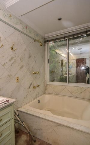 Apartamento para alugar com 296m², 3 quartos e 4 vagasBanheiro Suíte 