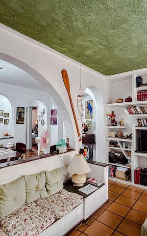 Casa à venda com 285m², 5 quartos e 6 vagasSala