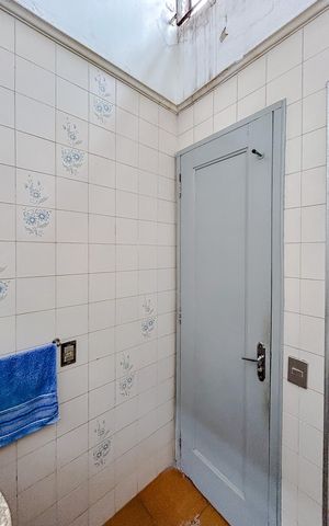 Casa à venda com 285m², 5 quartos e 6 vagasBanheiro