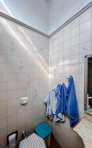 Casa à venda com 285m², 5 quartos e 6 vagasBanheiro