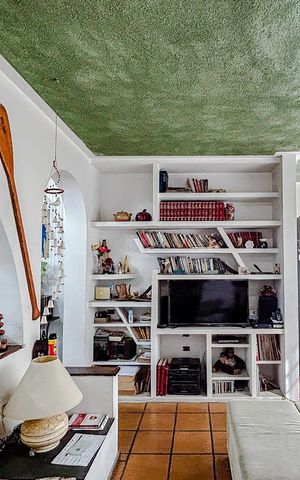 Casa à venda com 285m², 5 quartos e 6 vagasSala