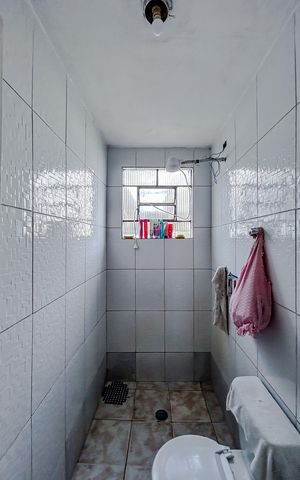 Casa à venda com 285m², 5 quartos e 6 vagasCasa 2 - Banheiro social