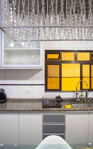 Casa para alugar com 226m², 4 quartos e 2 vagasCozinha